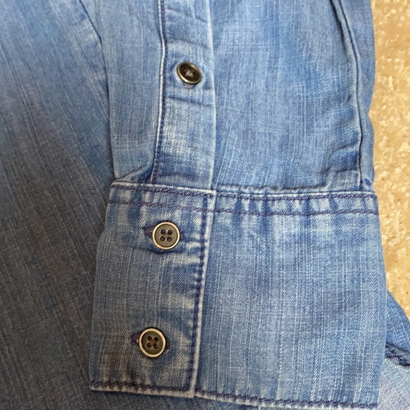 Cloth & Stone Split-back Chambray Button-down Shirt EUC Size S - Picture 4 of 8